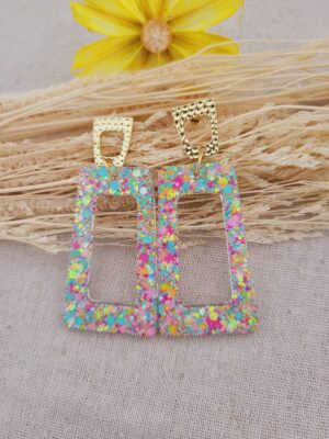 Boucles femme tendance en résine