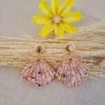 Boucles tendance coquillage en résine
