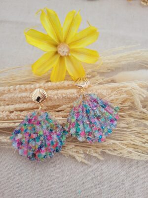 Boucles en résine coquillage