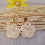Boucles femme tendances en résine