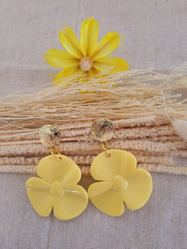 Boucle tendance jaune