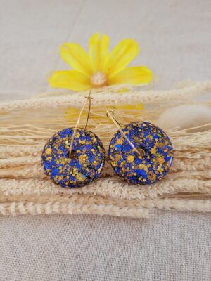 Boucles rondes résine bleus et jaunes