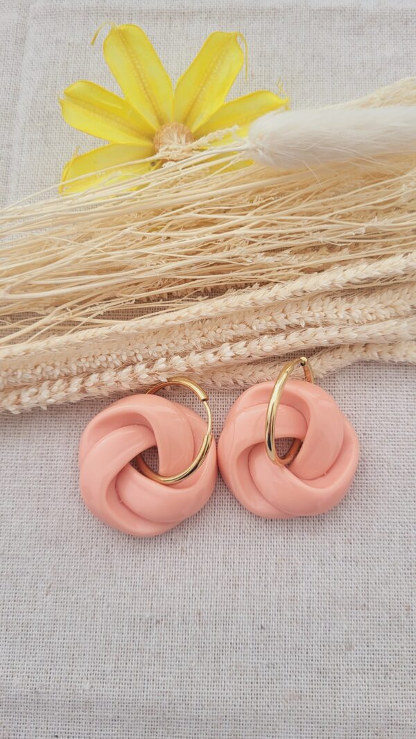 Boucles femme tendance en résine