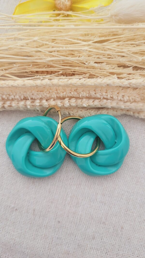 Boucles femme tendance en résine