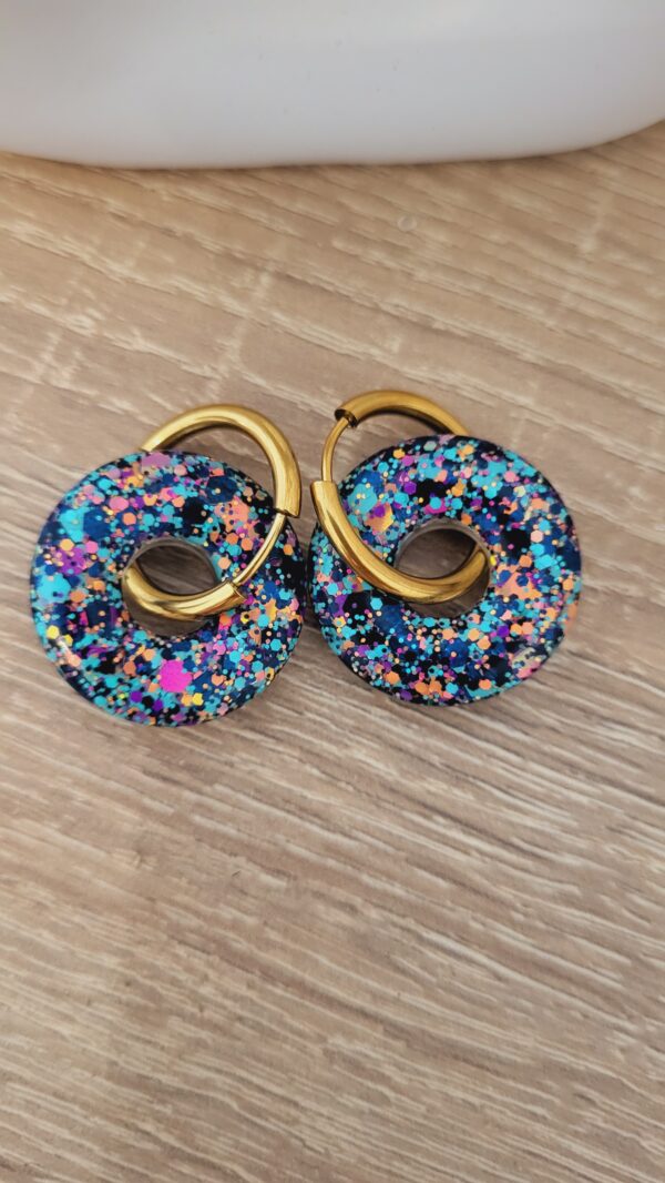 Boucles femme en résine